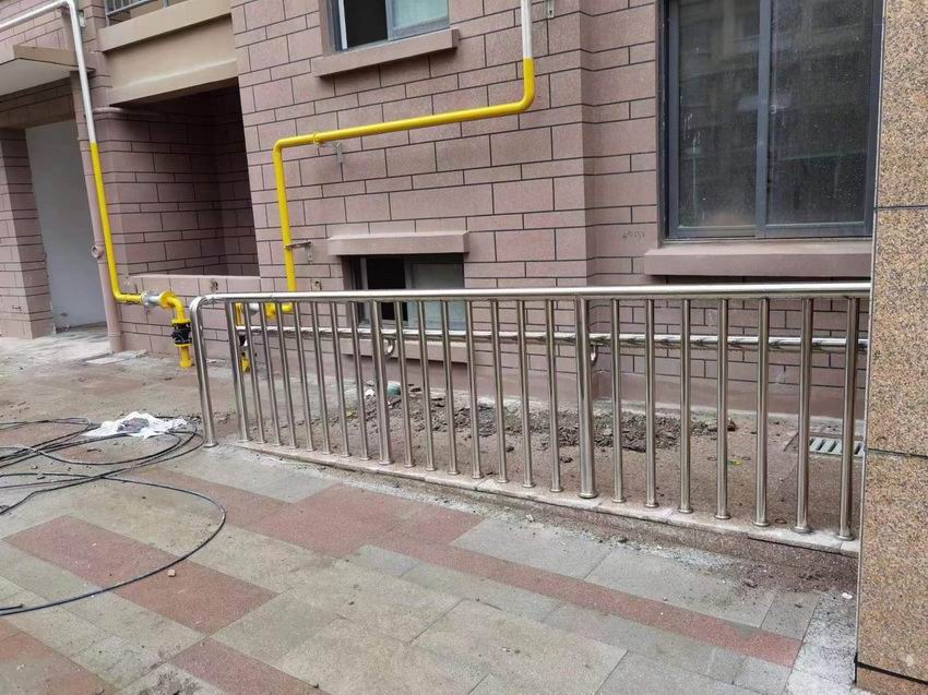 不銹鋼車(chē)棚